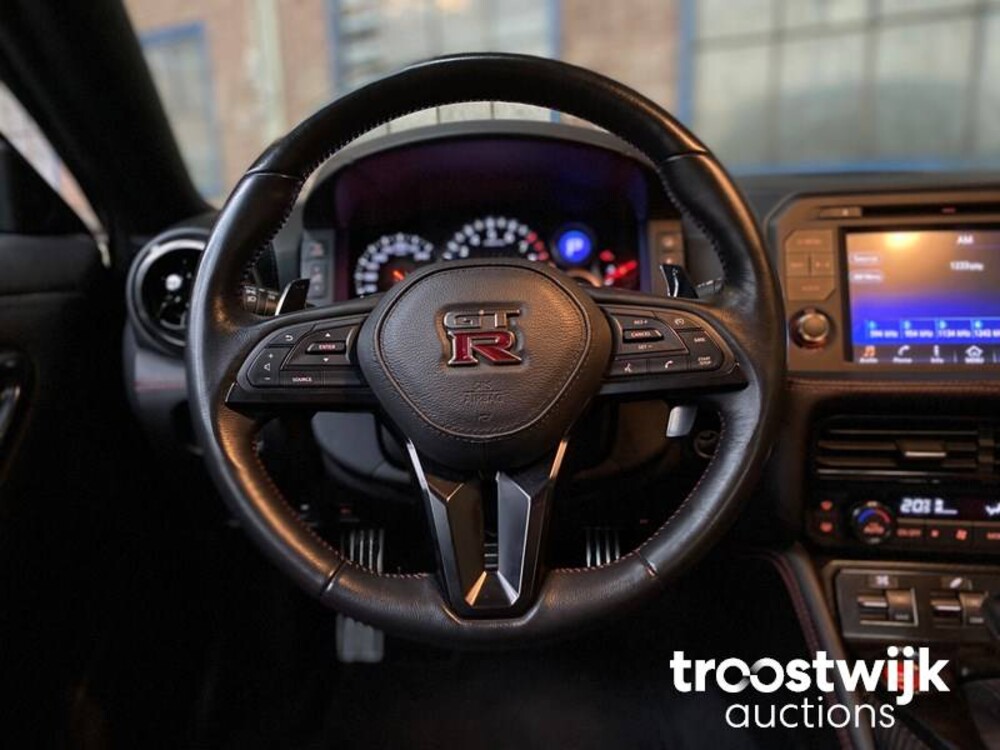 Nissan GT-R R35 3.8 V6 570 PS 2016 GTR35 FACELIFT GTR