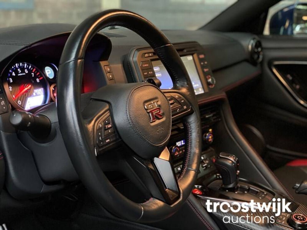 Nissan GT-R R35 3.8 V6 570 PS 2016 GTR35 FACELIFT GTR