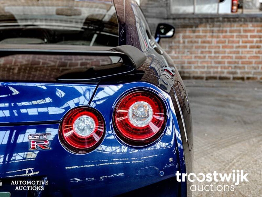 Nissan GT-R R35 3.8 V6 570 PS 2016 GTR35 FACELIFT GTR
