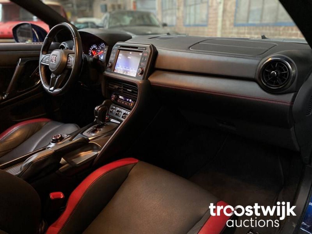 Nissan GT-R R35 3.8 V6 570 PS 2016 GTR35 FACELIFT GTR