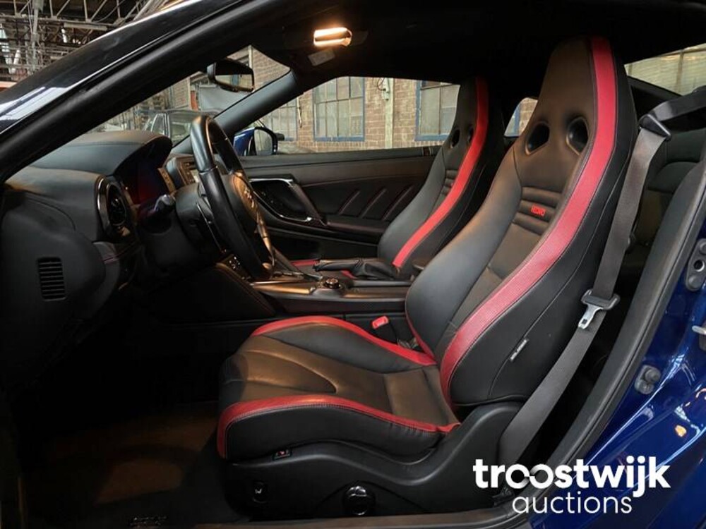 Nissan GT-R R35 3.8 V6 570 PS 2016 GTR35 FACELIFT GTR