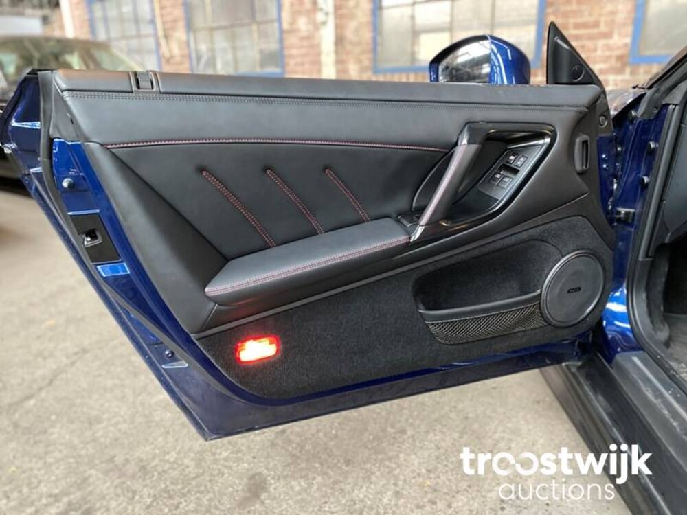 Nissan GT-R R35 3.8 V6 570 PS 2016 GTR35 FACELIFT GTR