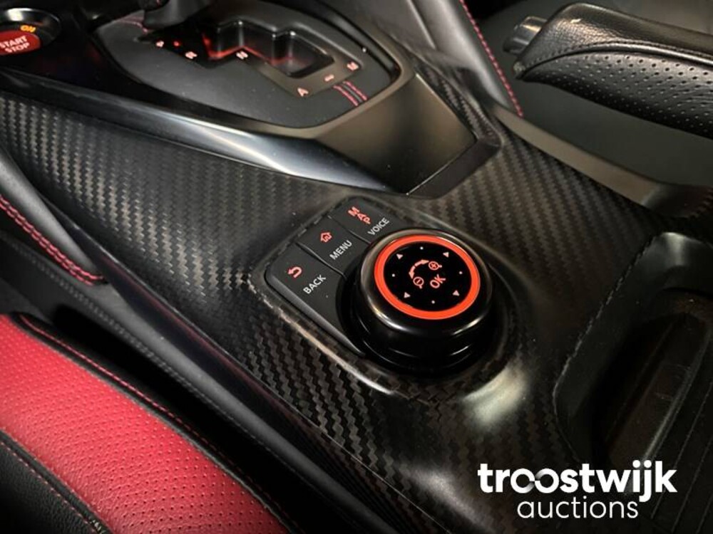 Nissan GT-R R35 3.8 V6 570 PS 2016 GTR35 FACELIFT GTR