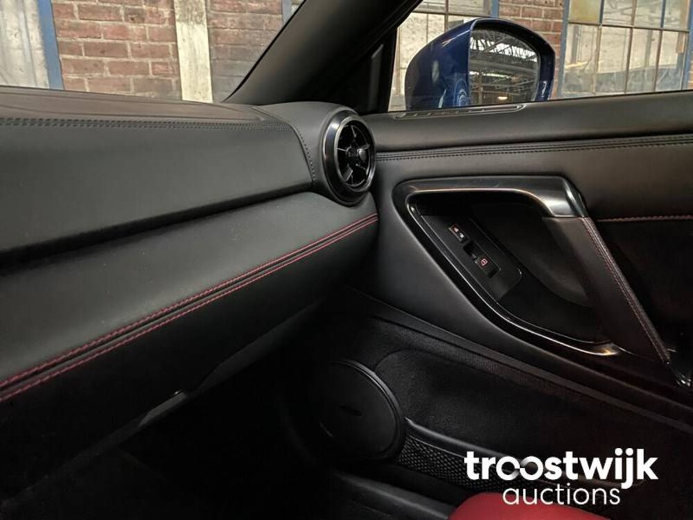 Nissan GT-R R35 3.8 V6 570 PS 2016 GTR35 FACELIFT GTR