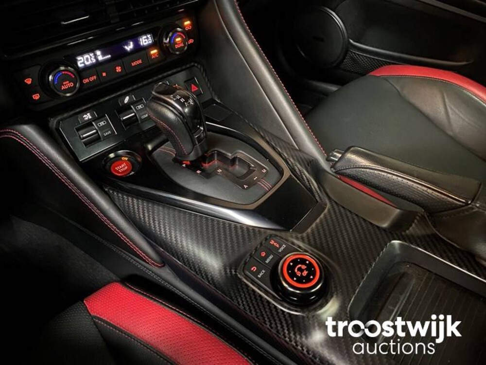 Nissan GT-R R35 3.8 V6 570 PS 2016 GTR35 FACELIFT GTR