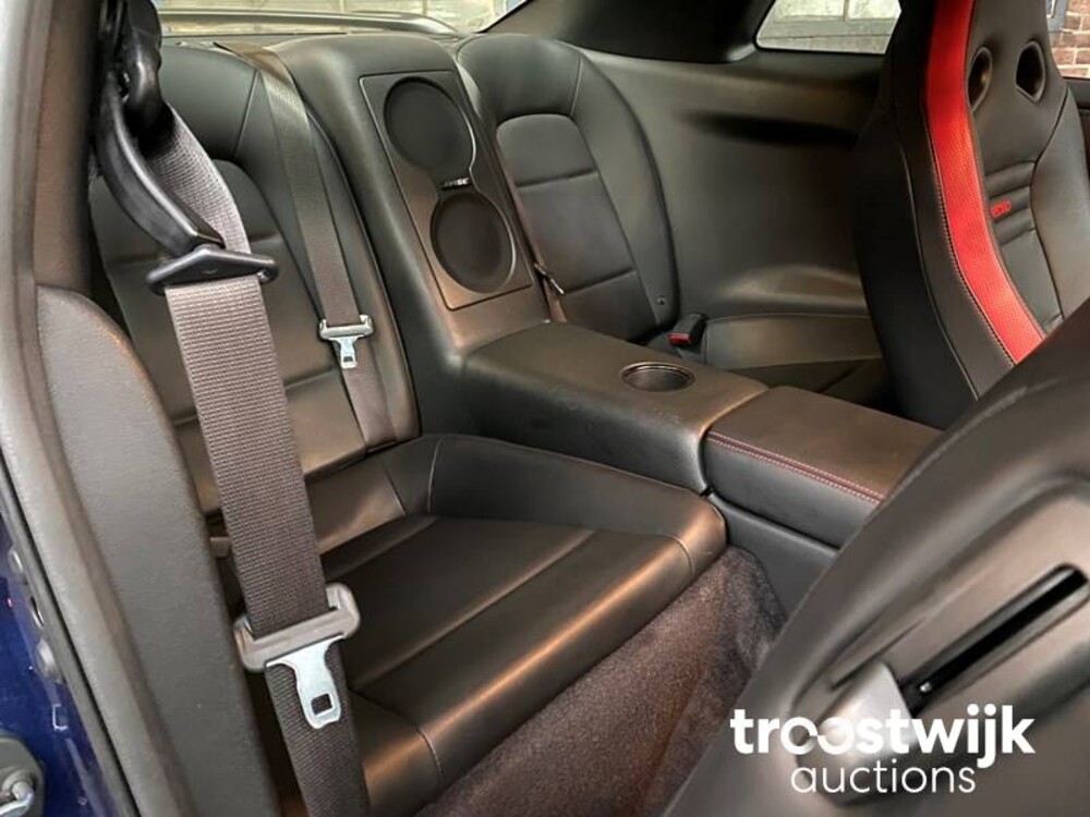 Nissan GT-R R35 3.8 V6 570 PS 2016 GTR35 FACELIFT GTR