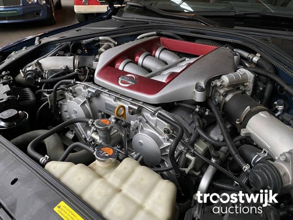 Nissan GT-R R35 3.8 V6 570 PS 2016 GTR35 FACELIFT GTR