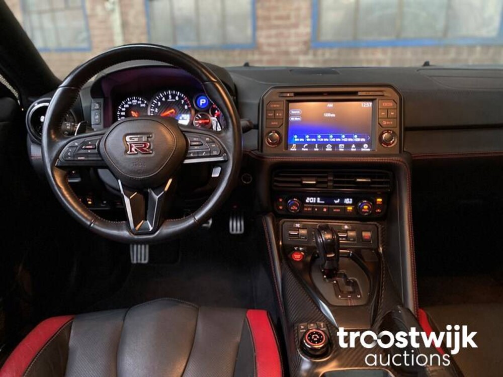 Nissan GT-R R35 3.8 V6 570 PS 2016 GTR35 FACELIFT GTR