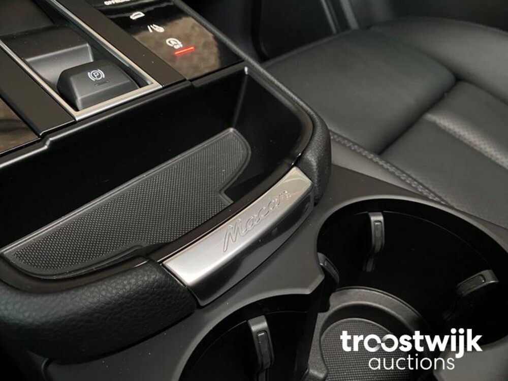 Porsche Macan 2.0  PDK 265hp MY2023 -Herstellergarantie-