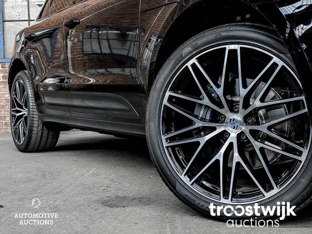 Porsche Macan 2.0  PDK 265hp MY2023 -Herstellergarantie-