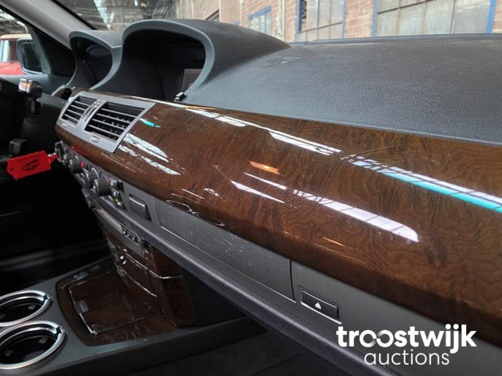 BMW 735i Executive E65 3.6 V8 7-series 272hp 2005 -Youngtimer-