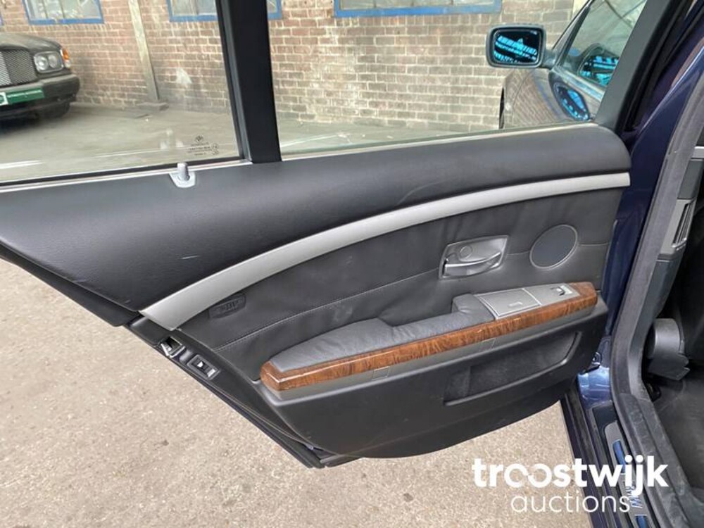 BMW 735i Executive E65 3.6 V8 7-series 272hp 2005 -Youngtimer-