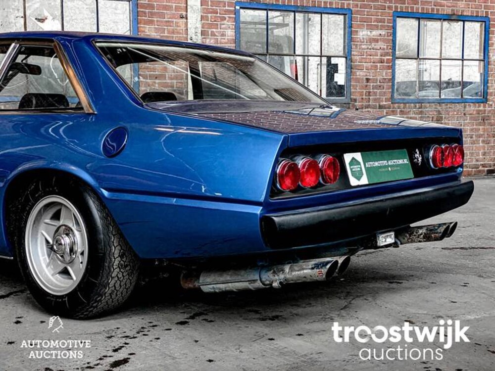 Ferrari 365 GT4 2+2 4.4 V12 340hp 1975 
