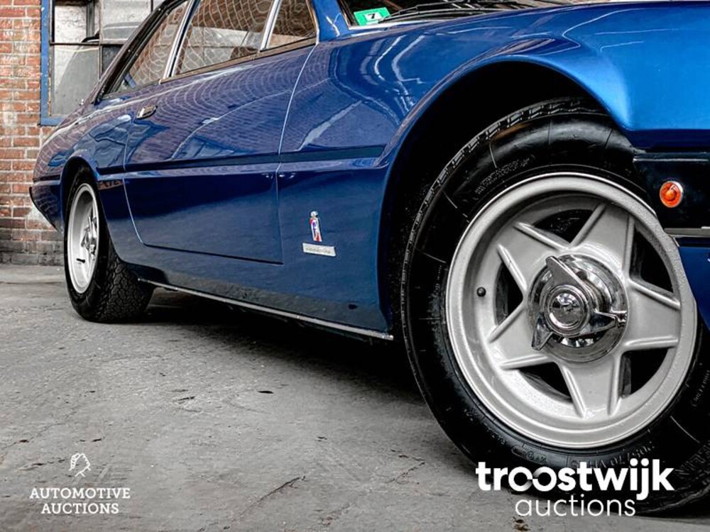 Ferrari 365 GT4 2+2 4.4 V12 340hp 1975 