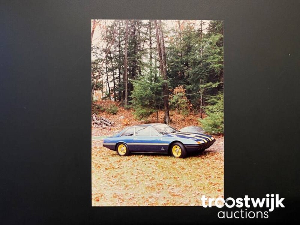 Ferrari 365 GT4 2+2 4.4 V12 340hp 1975 