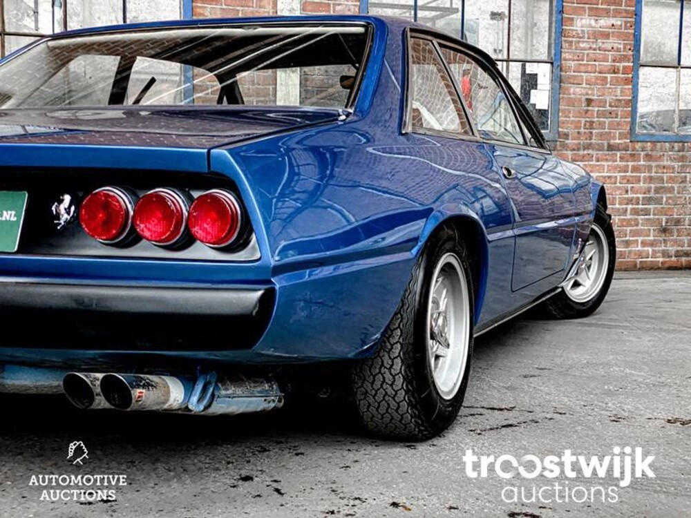 Ferrari 365 GT4 2+2 4.4 V12 340hp 1975 