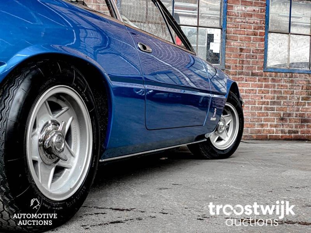 Ferrari 365 GT4 2+2 4.4 V12 340hp 1975 