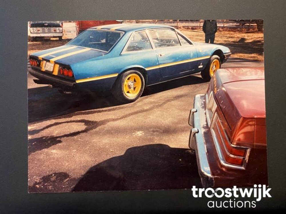 Ferrari 365 GT4 2+2 4.4 V12 340hp 1975 