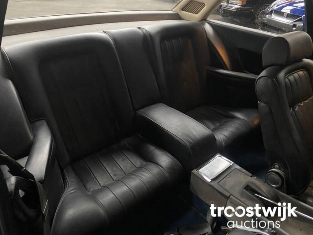 Ferrari 365 GT4 2+2 4.4 V12 340hp 1975 