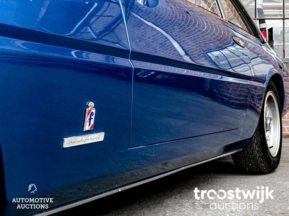 Ferrari 365 GT4 2+2 4.4 V12 340hp 1975 