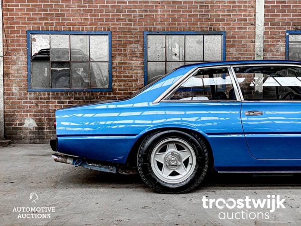 Ferrari 365 GT4 2+2 4.4 V12 340hp 1975 
