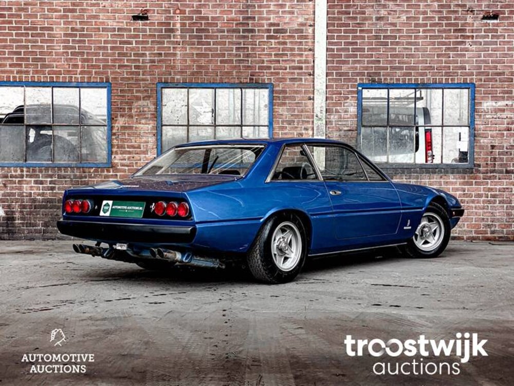 Ferrari 365 GT4 2+2 4.4 V12 340hp 1975 