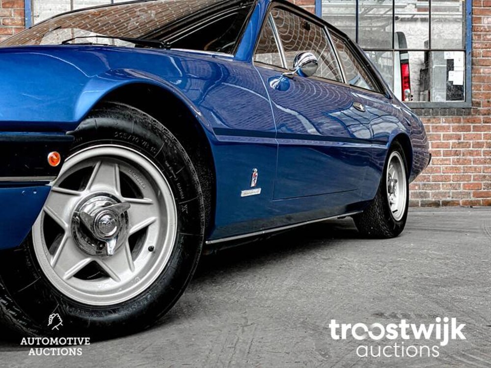 Ferrari 365 GT4 2+2 4.4 V12 340hp 1975 
