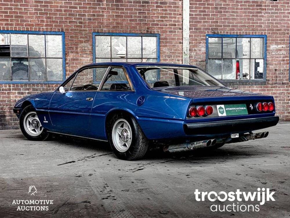 Ferrari 365 GT4 2+2 4.4 V12 340hp 1975 