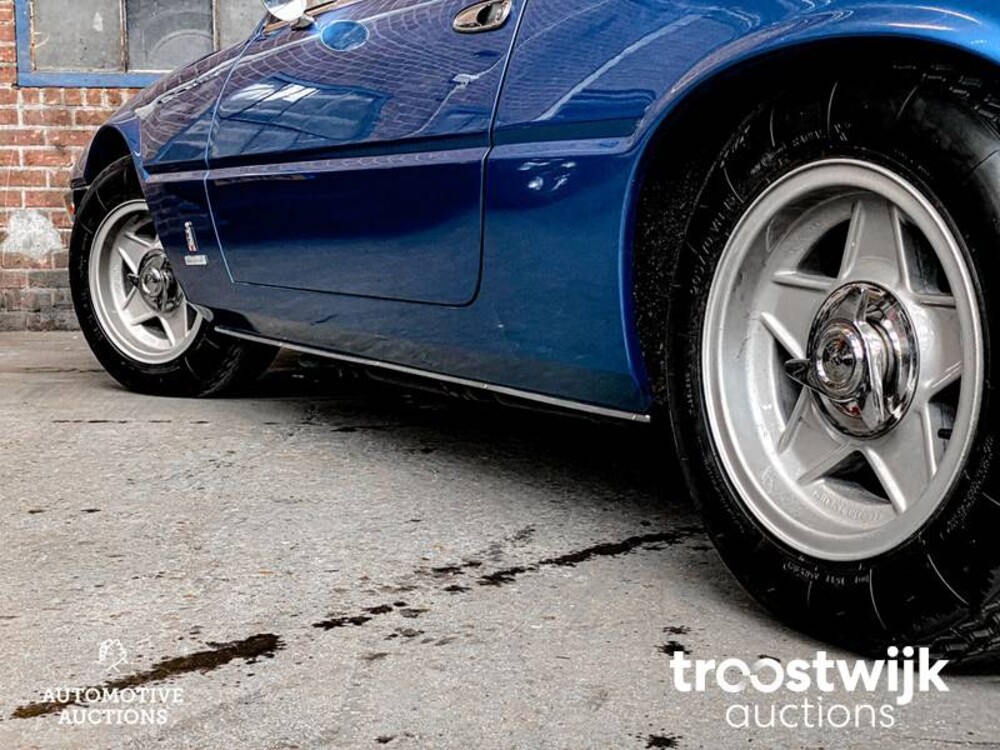 Ferrari 365 GT4 2+2 4.4 V12 340hp 1975 