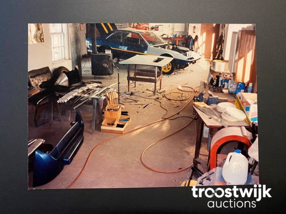 Ferrari 365 GT4 2+2 4.4 V12 340hp 1975 