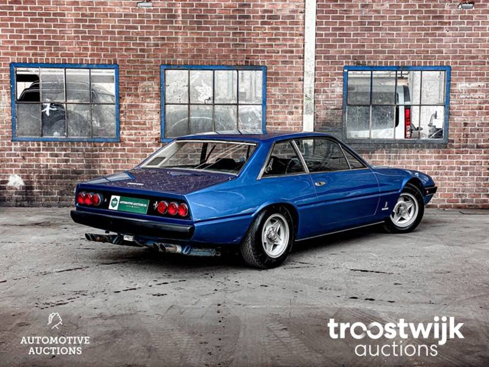 Ferrari 365 GT4 2+2 4.4 V12 340hp 1975 