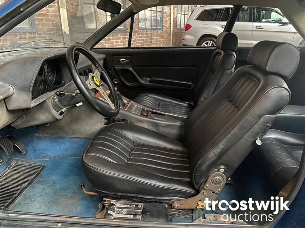 Ferrari 365 GT4 2+2 4.4 V12 340hp 1975 