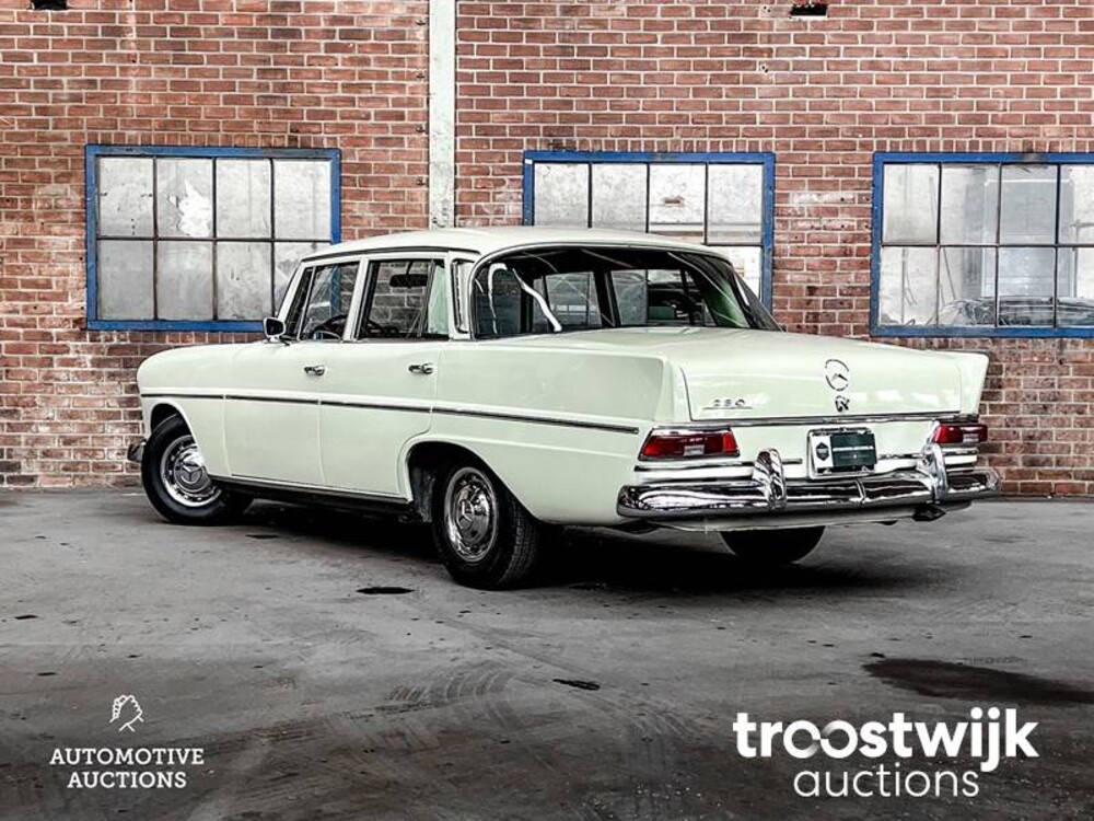 Mercedes-Benz 230 Heckflosse 150hp 1967
