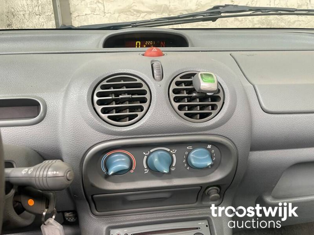 Renault Twingo 1.2-16V Laz.Quick.5 75pk 2005, 26-KDG-3