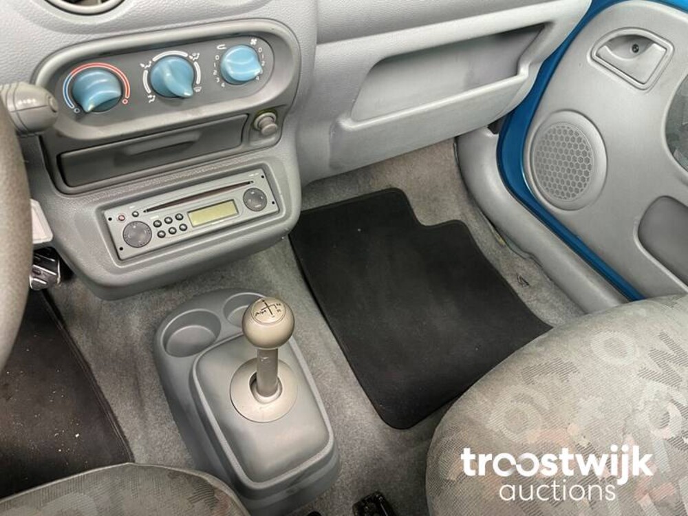 Renault Twingo 1.2-16V Laz.Quick.5 75pk 2005, 26-KDG-3