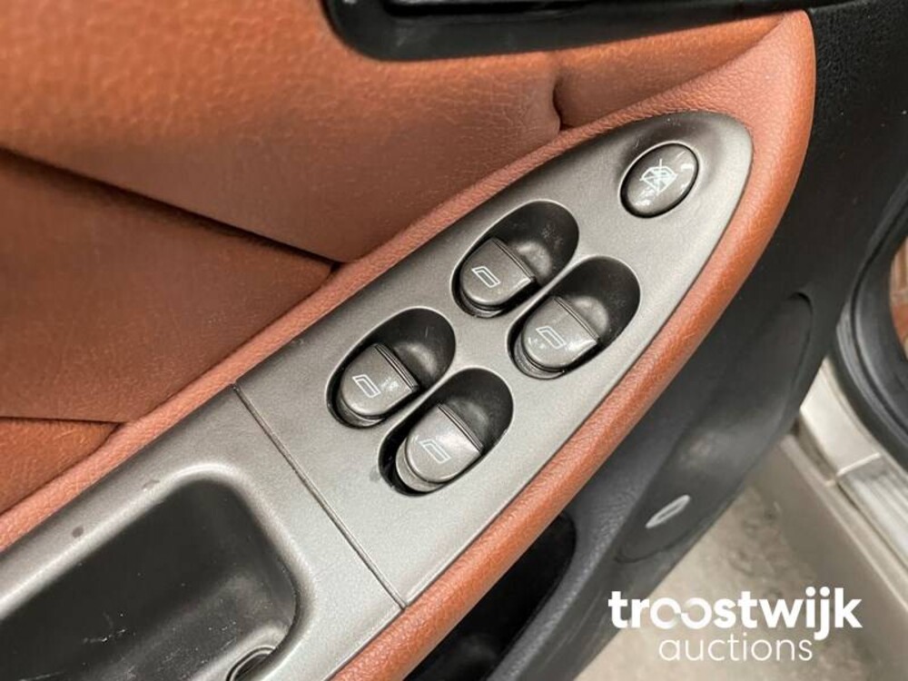 Lancia Lybra SW 2.0-20V Emblema 150hp 2005, -Orig.NL-, 65-RH-TL