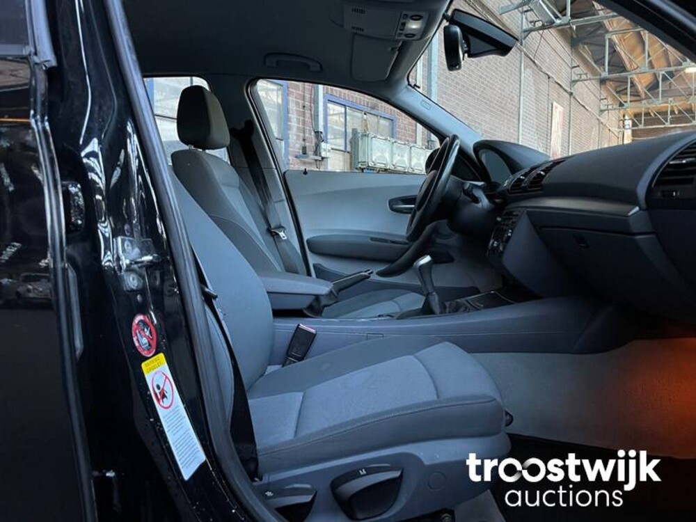 BMW 116i High Executive 116pk 2005 1-Serie, 75-RK-JD