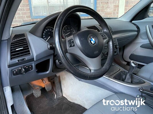 BMW 116i High Executive 116 PS 2005 1er, 75-RK-JD