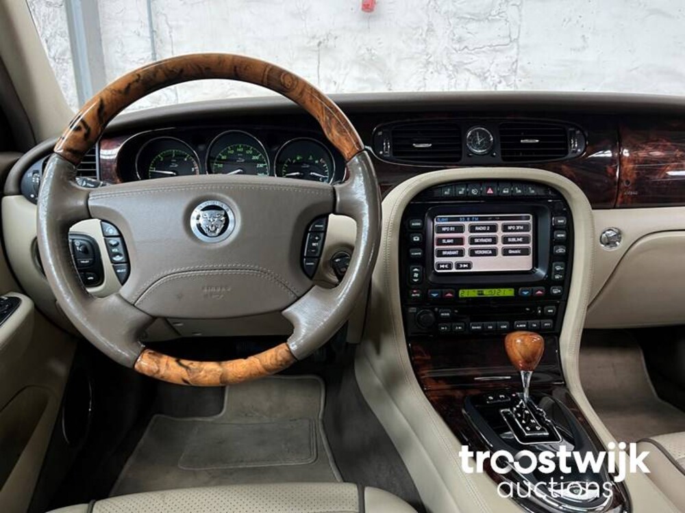 Jaguar XJ Sovereign 2.7D V6 207hp 2008 -Orig.NL-, 59-HJH-9