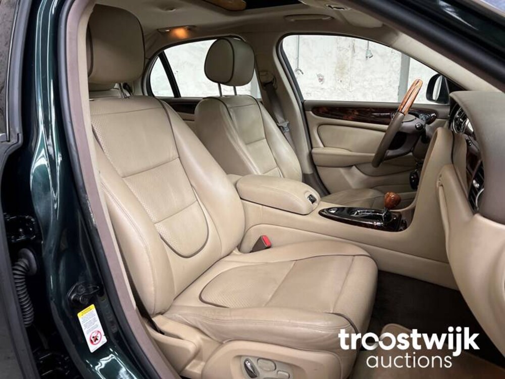 Jaguar XJ Sovereign 2.7D V6 207hp 2008 -Orig.NL-, 59-HJH-9