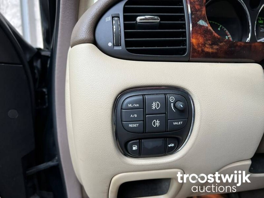 Jaguar XJ Sovereign 2.7D V6 207hp 2008 -Orig.NL-, 59-HJH-9