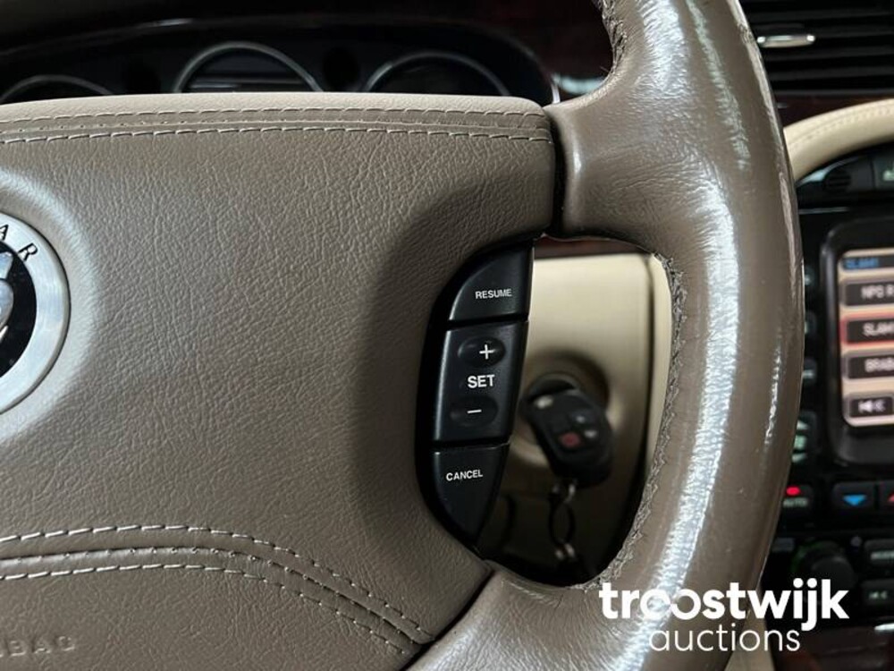 Jaguar XJ Sovereign 2.7D V6 207hp 2008 -Orig.NL-, 59-HJH-9
