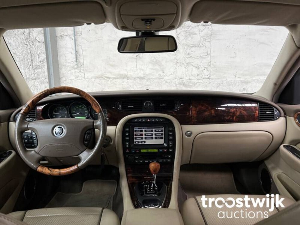 Jaguar XJ Sovereign 2.7D V6 207hp 2008 -Orig.NL-, 59-HJH-9