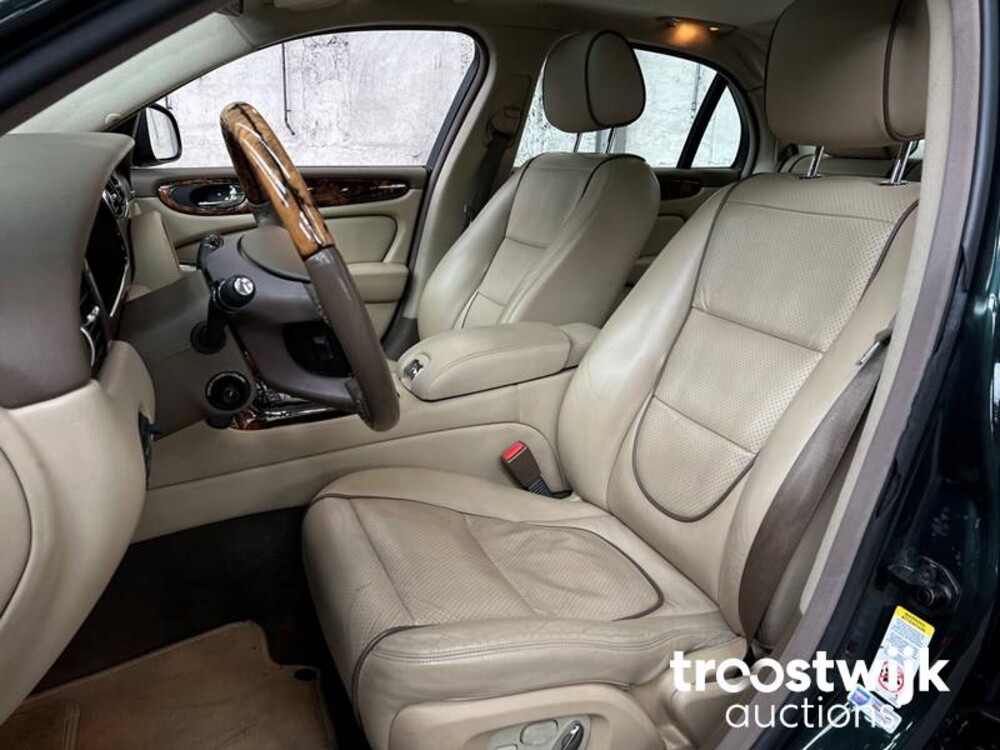 Jaguar XJ Sovereign 2.7D V6 207hp 2008 -Orig.NL-, 59-HJH-9