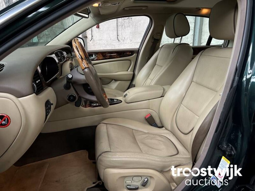 Jaguar XJ Sovereign 2.7D V6 207hp 2008 -Orig.NL-, 59-HJH-9