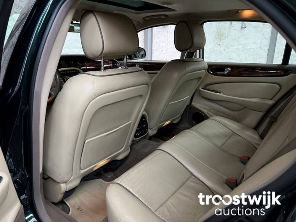 Jaguar XJ Sovereign 2.7D V6 207hp 2008 -Orig.NL-, 59-HJH-9