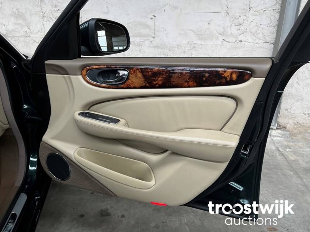 Jaguar XJ Sovereign 2.7D V6 207hp 2008 -Orig.NL-, 59-HJH-9