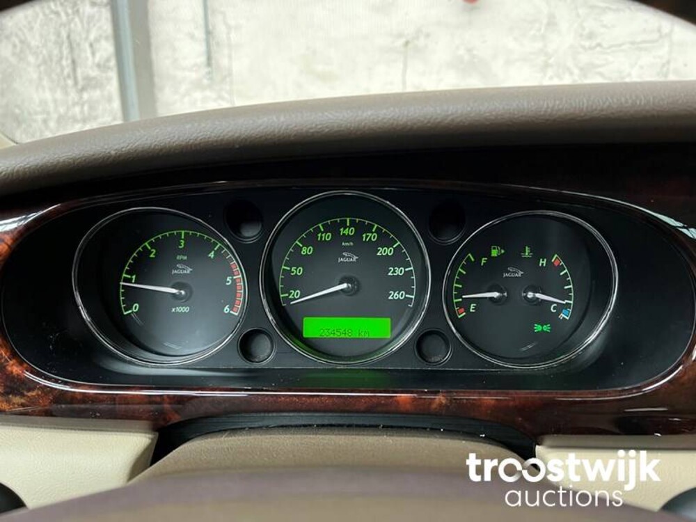 Jaguar XJ Sovereign 2.7D V6 207hp 2008 -Orig.NL-, 59-HJH-9