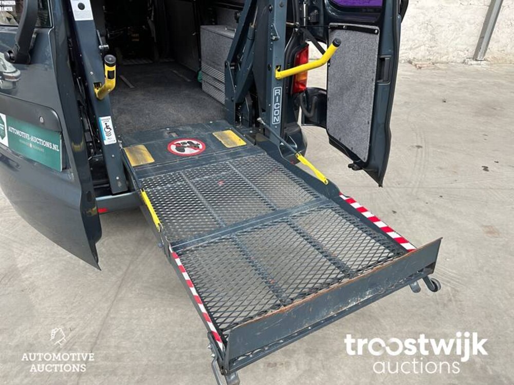 Volkswagen Rolstoelauto 2.5 TDI 340 Trend.DC 131pk 2007, -Orig.NL-, 25-VBZ-9