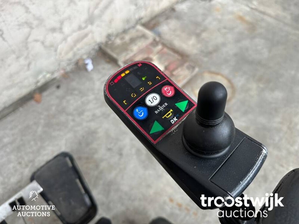 Volkswagen Rolstoelauto 2.5 TDI 340 Trend.DC 131pk 2007, -Orig.NL-, 25-VBZ-9